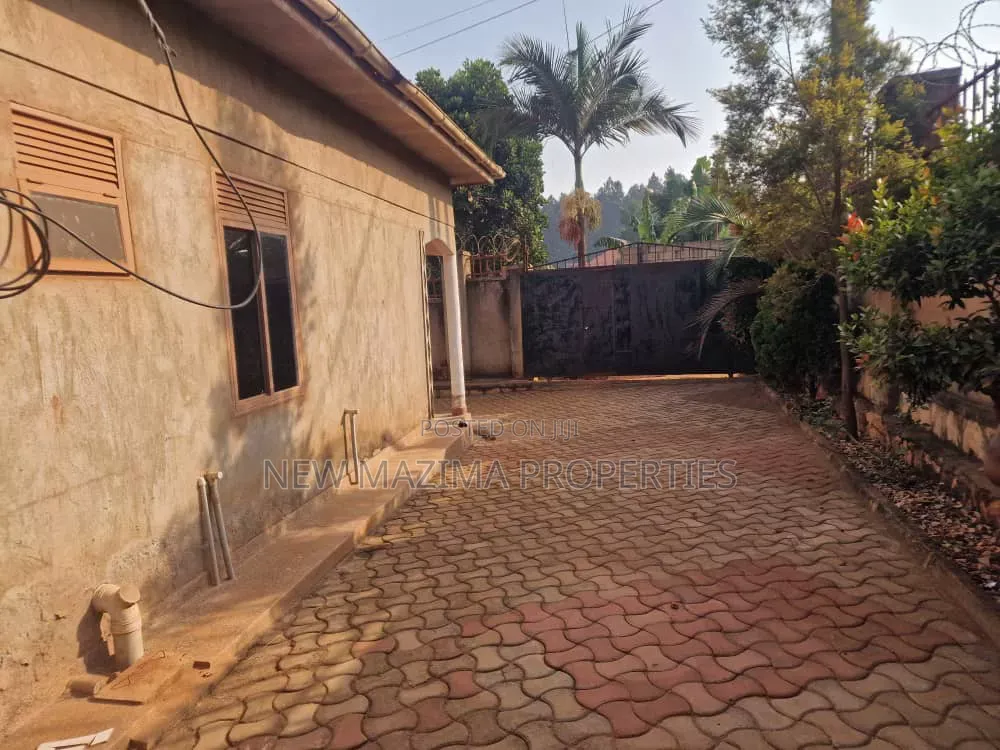 Gues House With Over 9 Self Contained Guest Rooms on Sale in Central Division