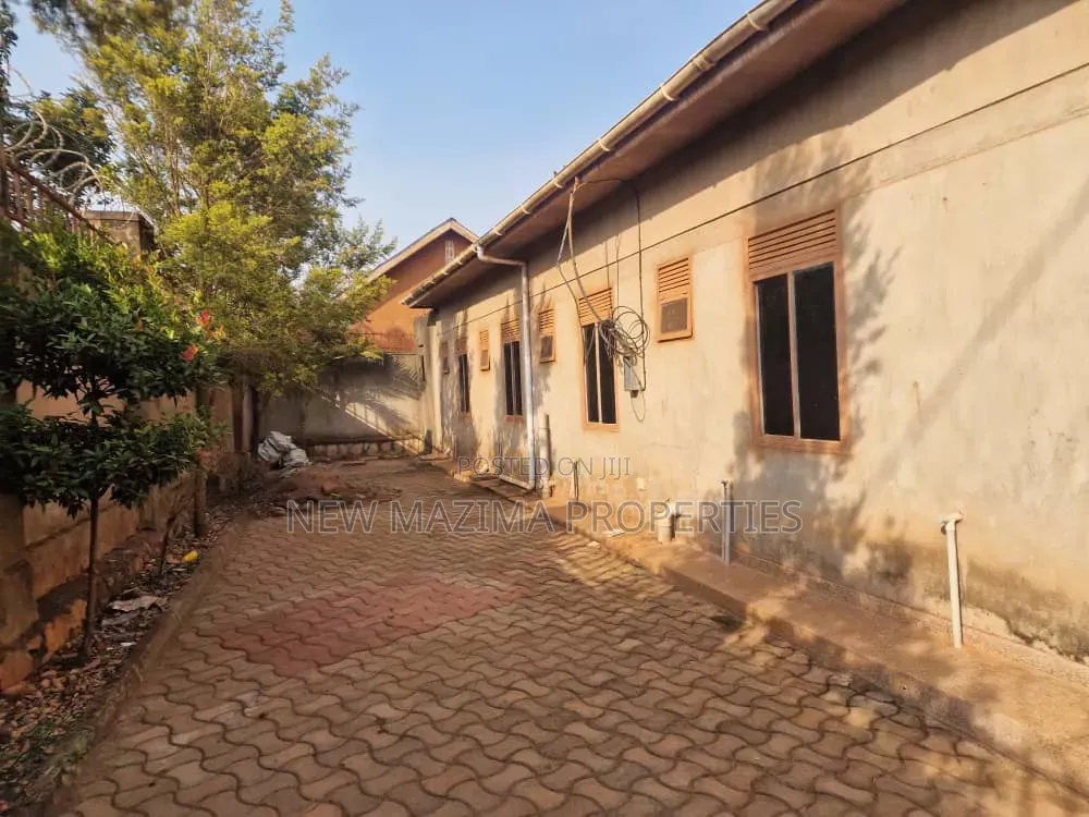 Gues House With Over 9 Self Contained Guest Rooms on Sale in Central Division