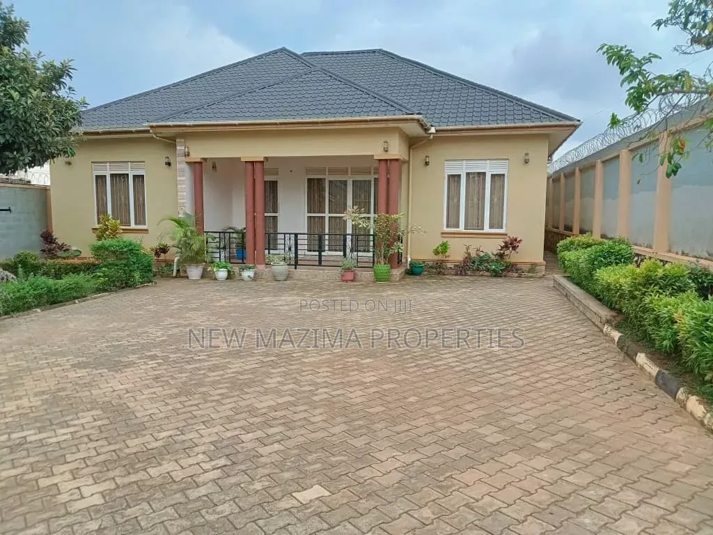 4bdrm Bungalow in Kitende Ntebe Rd, Central Division for sale in Central Division