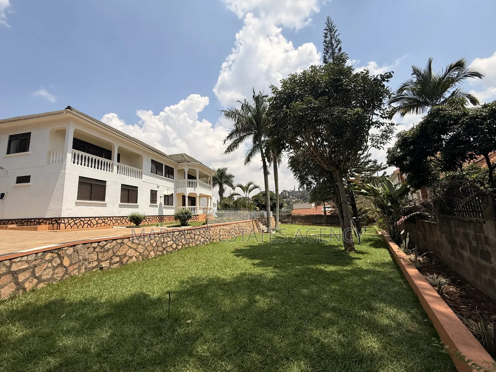 7bdrm House in Buziga, Central Division for sale in Central Division