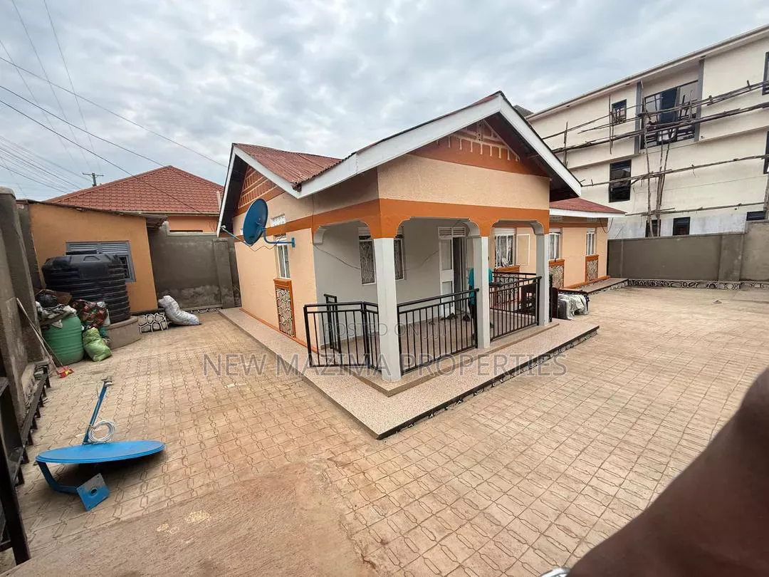 4bdrm Bungalow in Buzigq, Central Division for sale in Central Division