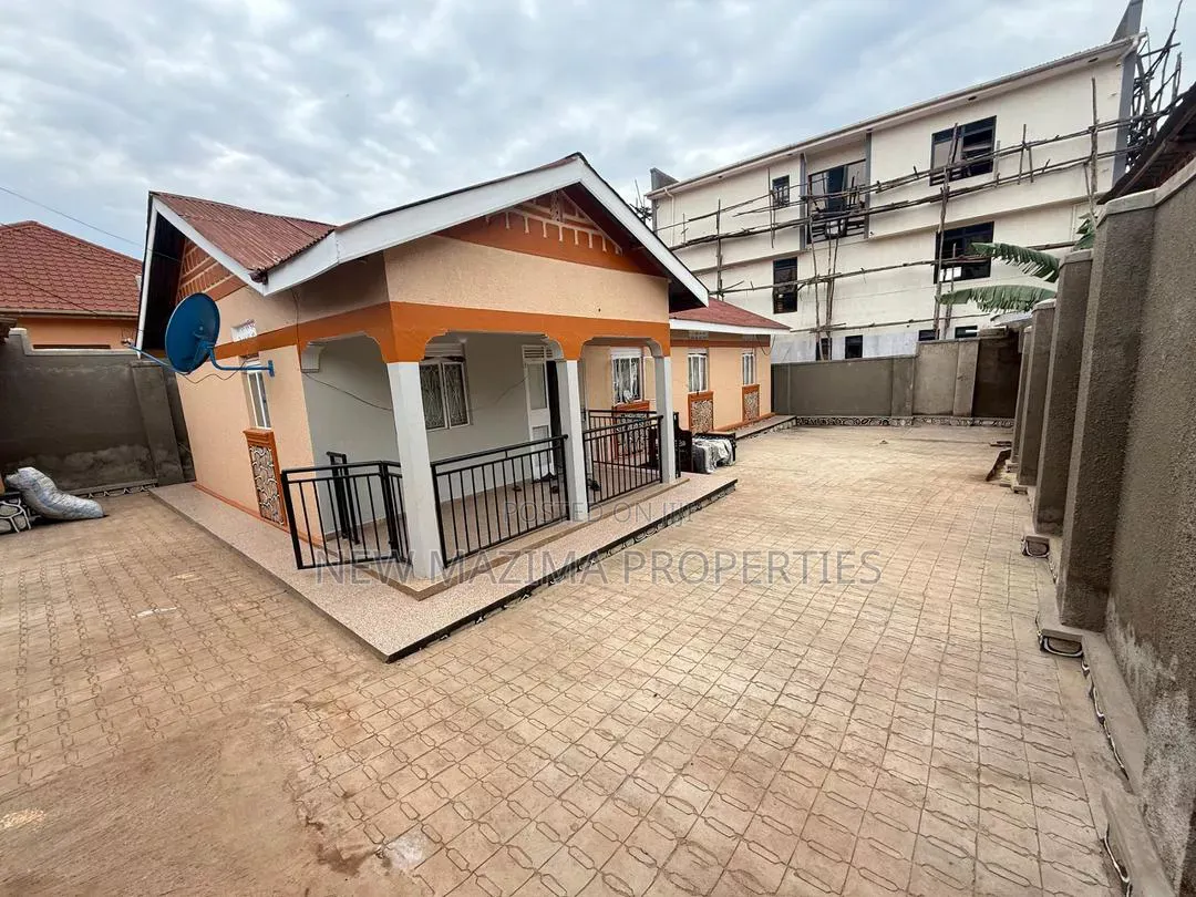 4bdrm Bungalow in Buzigq, Central Division for sale in Central Division