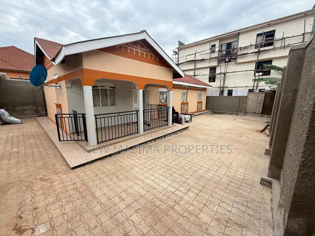 4bdrm Bungalow in Buzigq, Central Division for sale in Central Division
