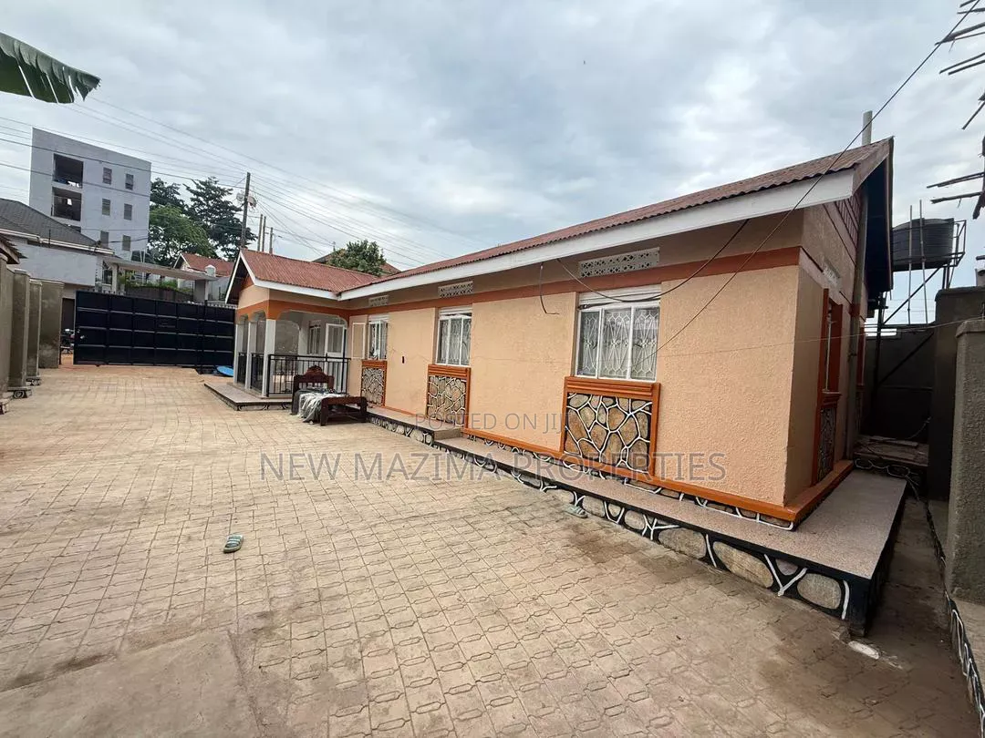 4bdrm Bungalow in Buzigq, Central Division for sale in Central Division