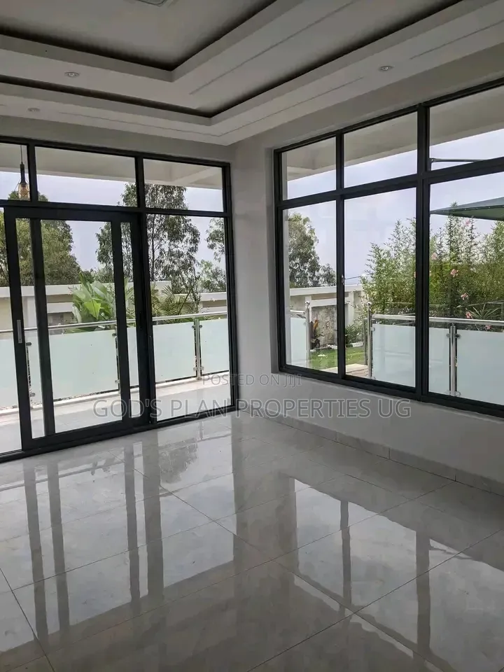 4bdrm Duplex in Munyonyo Estate, Central Division for rent in Central Division