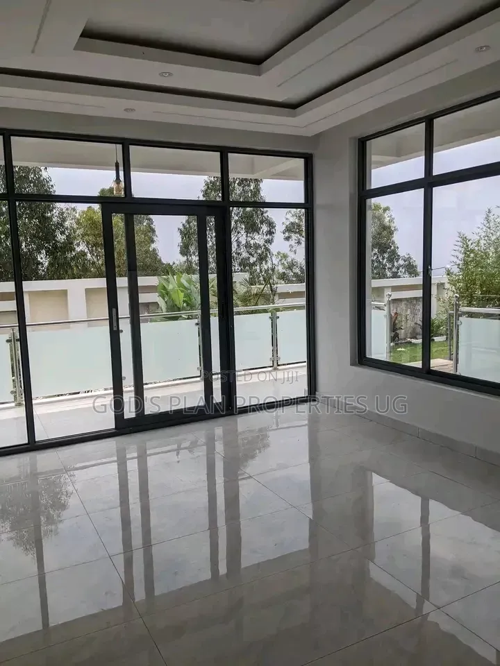 4bdrm Duplex in Munyonyo Estate, Central Division for rent in Central Division