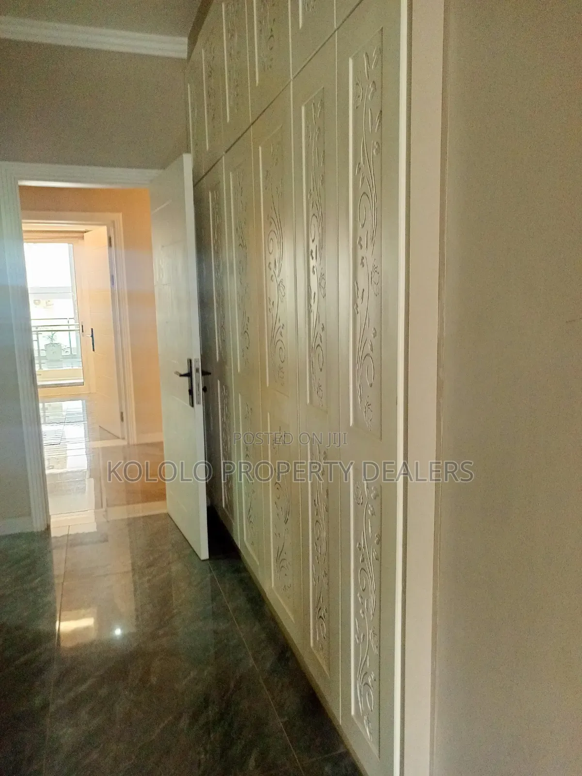 3bdrm Apartment in Kololo, Central Division for sale in Central Division