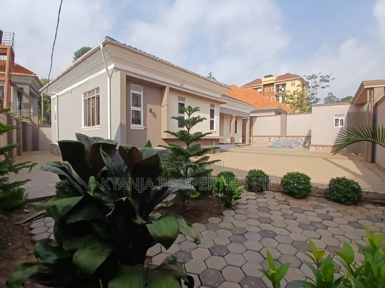 4bdrm Bungalow in Kira Estates for sale in Kira