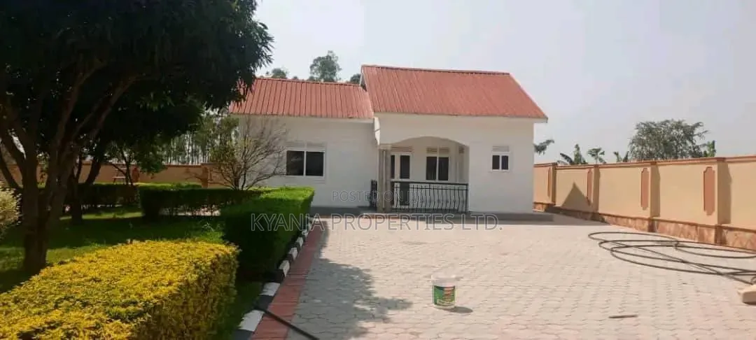 5bdrm Bungalow in Gayaza Estates, Kawempe for sale in Kawempe