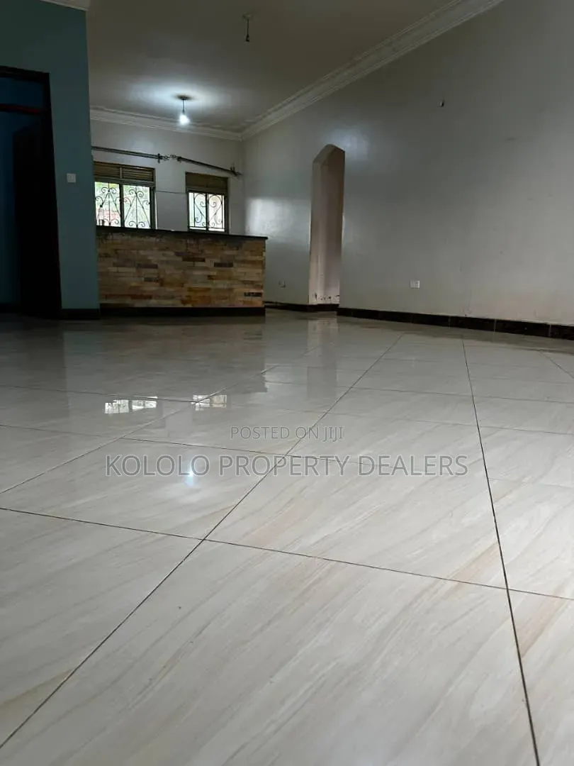 5bdrm Duplex in Kyanja, Central Division for sale in Central Division