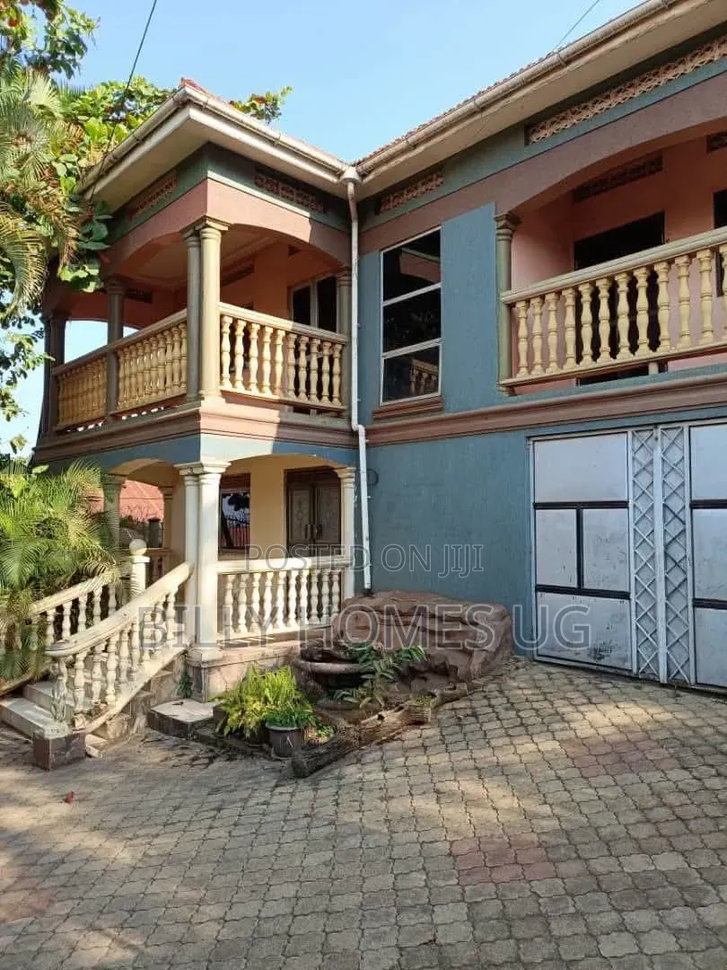 Mini Flat in Makindye for sale in Makindye