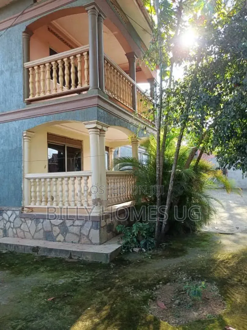 Mini Flat in Makindye for sale in Makindye