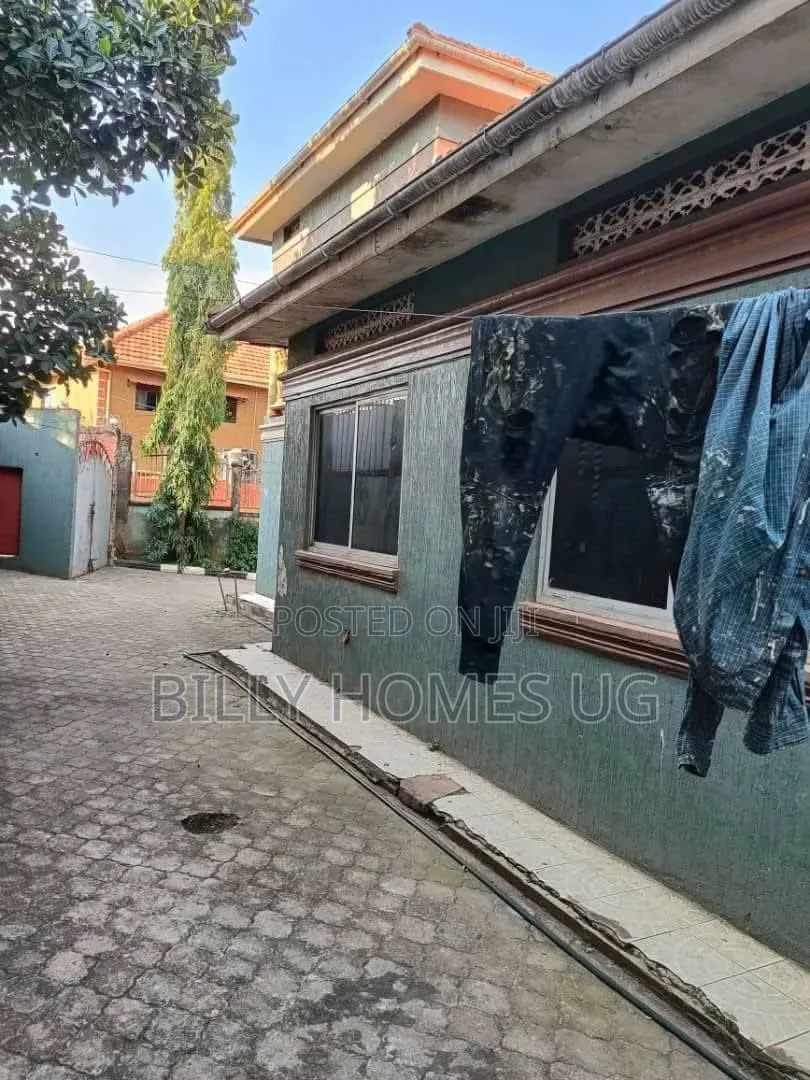 Mini Flat in Makindye for sale in Makindye