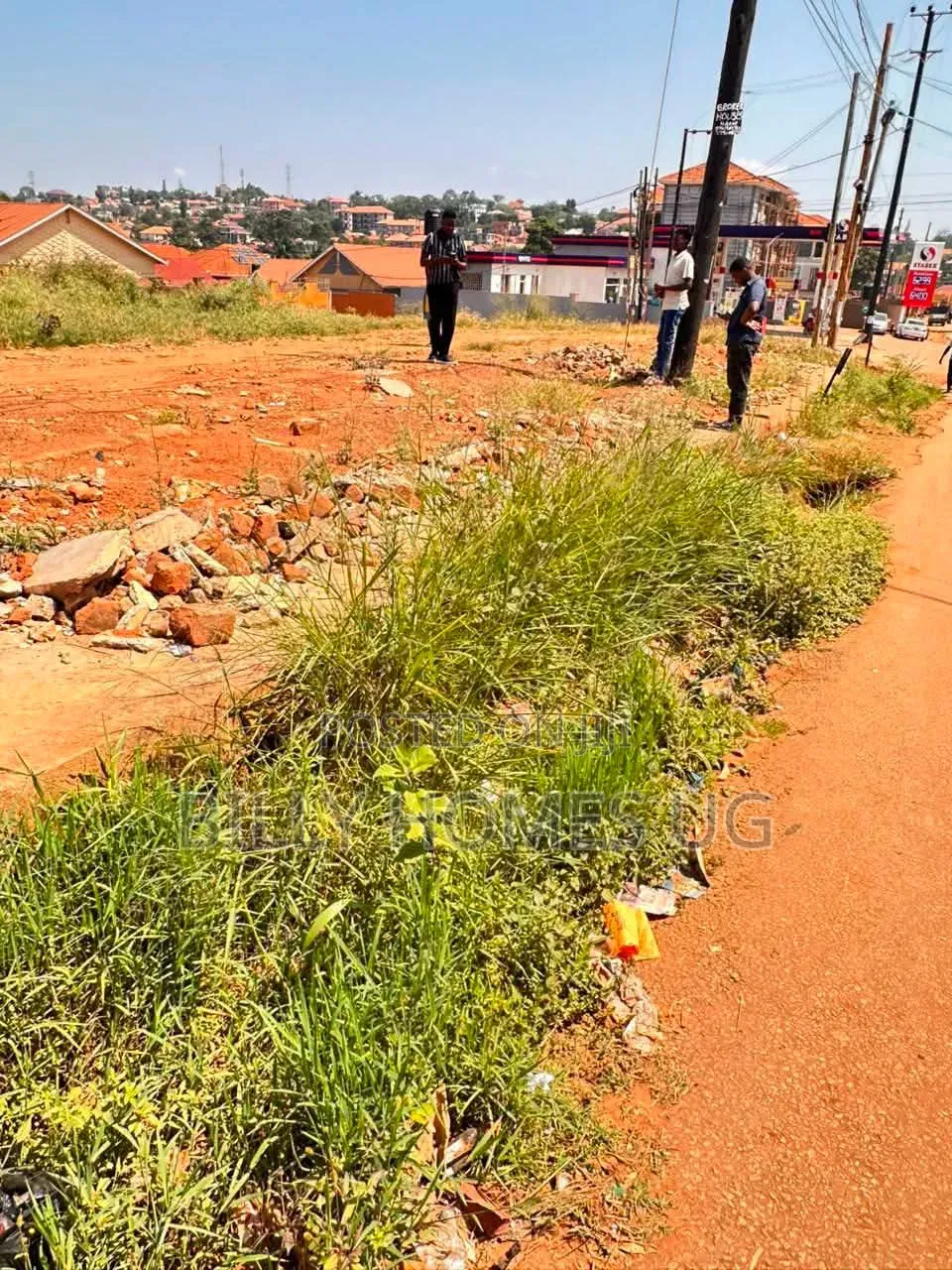 Commercial Plot on Sale Located in Kyaliwajjala-Mbalwa in Kira