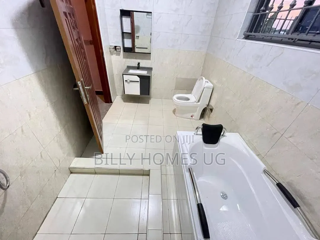 4bdrm Bungalow in Ssisa for sale in Ssisa