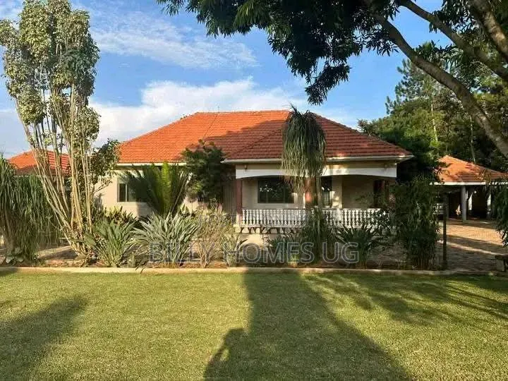 4bdrm Bungalow in Nangabo for sale in Nangabo