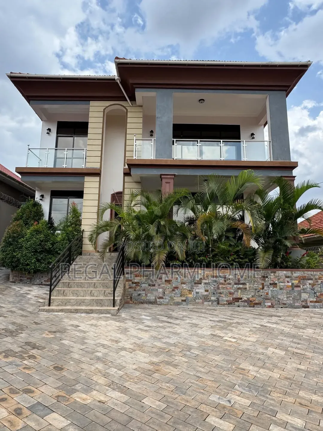 4bdrm Duplex in Mutungo, Central Division for rent in Central Division