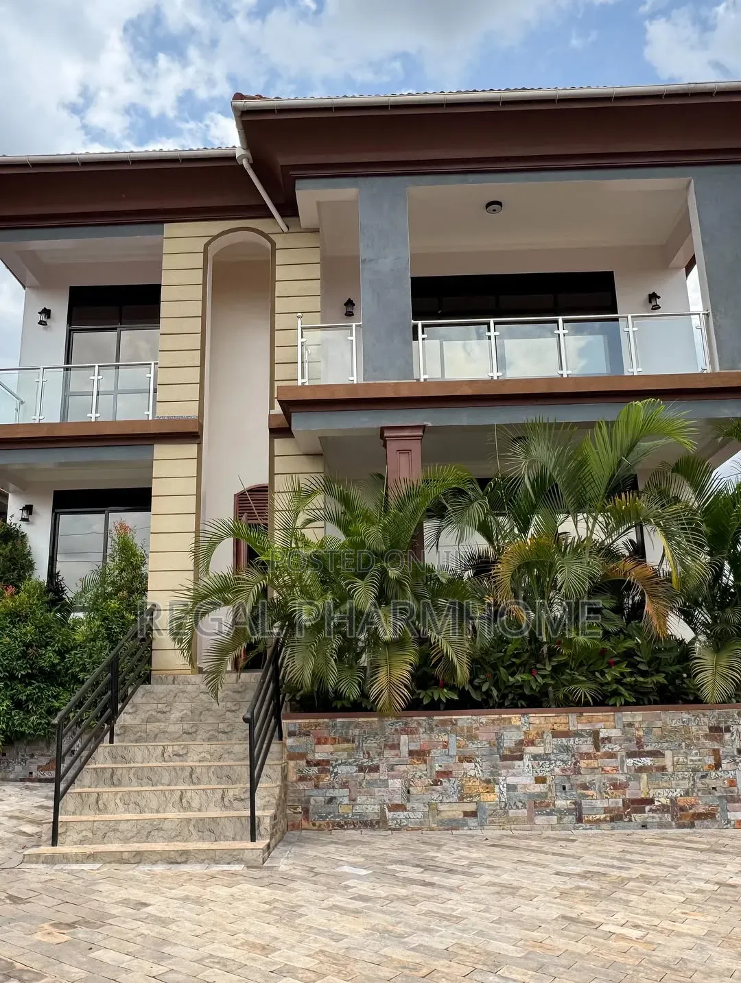 4bdrm Duplex in Mutungo, Central Division for rent in Central Division