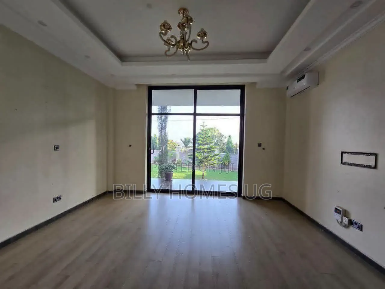 5bdrm Mansion in Ssisa for sale in Ssisa