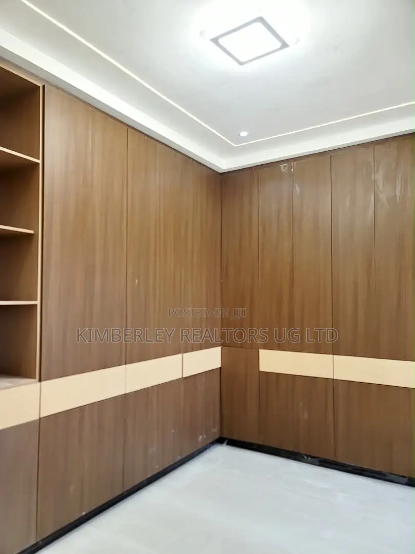 5bdrm House in Lubowa, Division A for sale in Division A