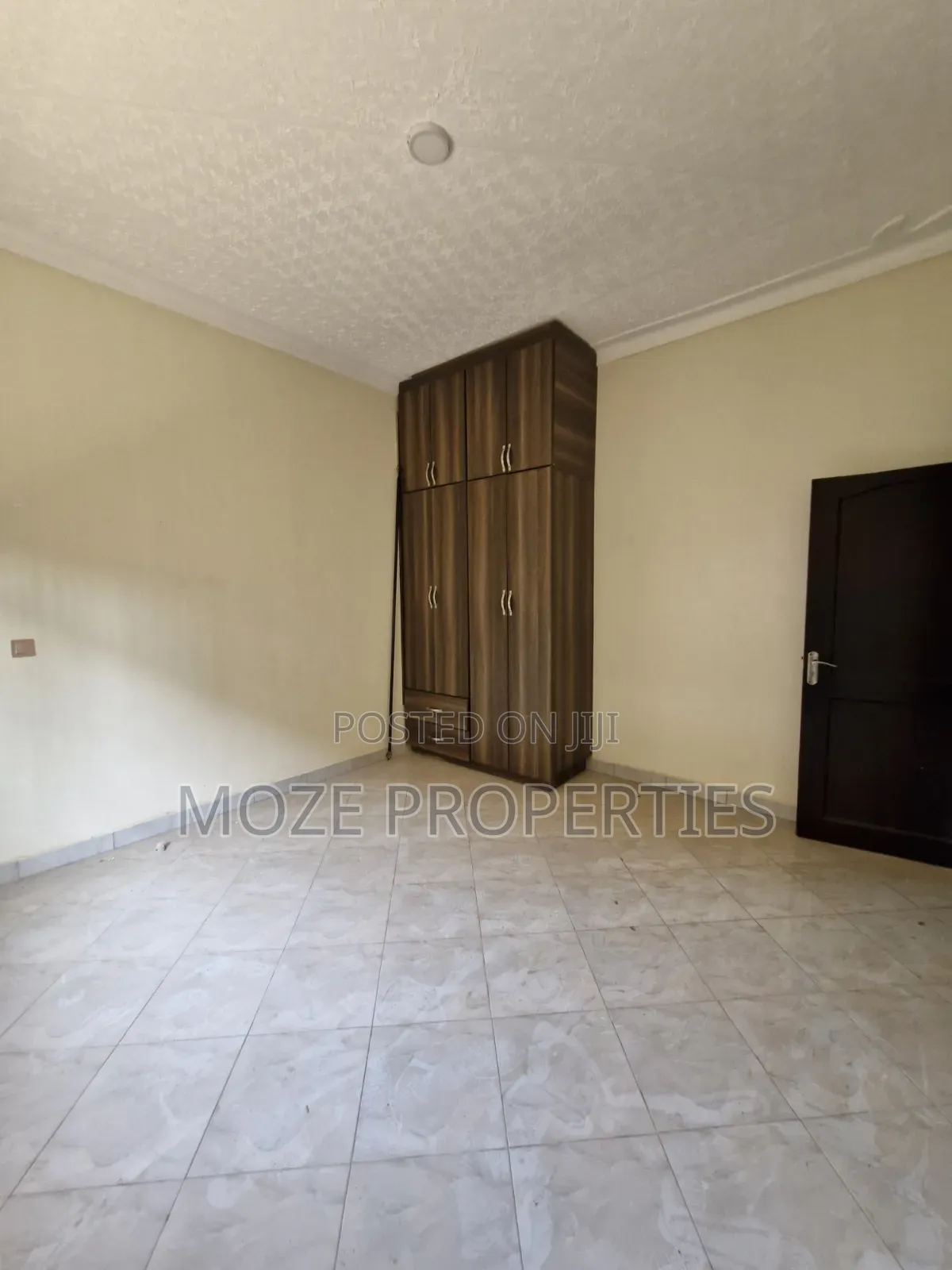 3bdrm Bungalow in Kira Mamerito Road., Central Division for rent in Central Division