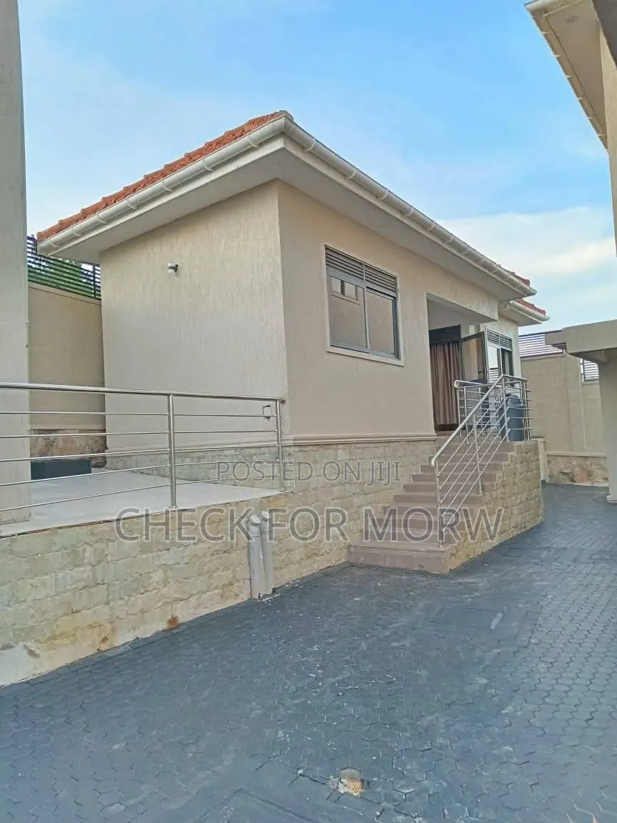 5bdrm Duplex in Bugolobi, Central Division for rent in Central Division