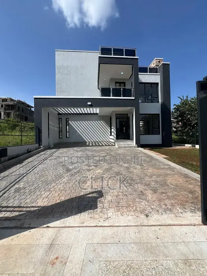 5bdrm Duplex in Bugolobi, Central Division for rent in Central Division