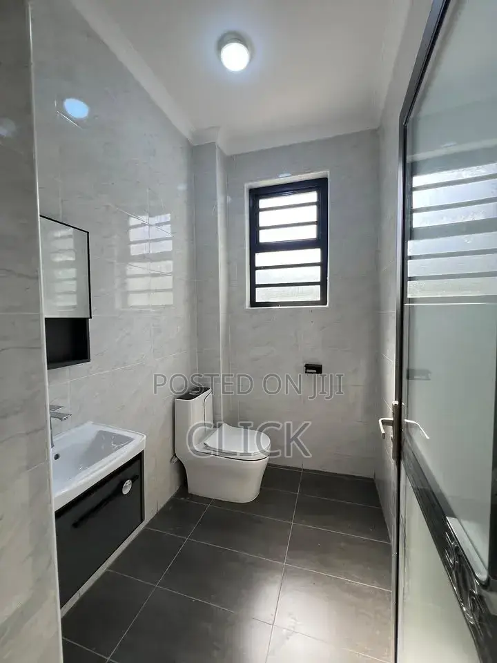 5bdrm Duplex in Bugolobi, Central Division for rent in Central Division