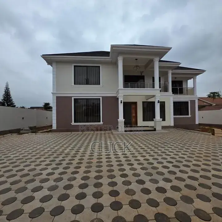 5bdrm Duplex in Bugolobi, Central Division for rent in Central Division