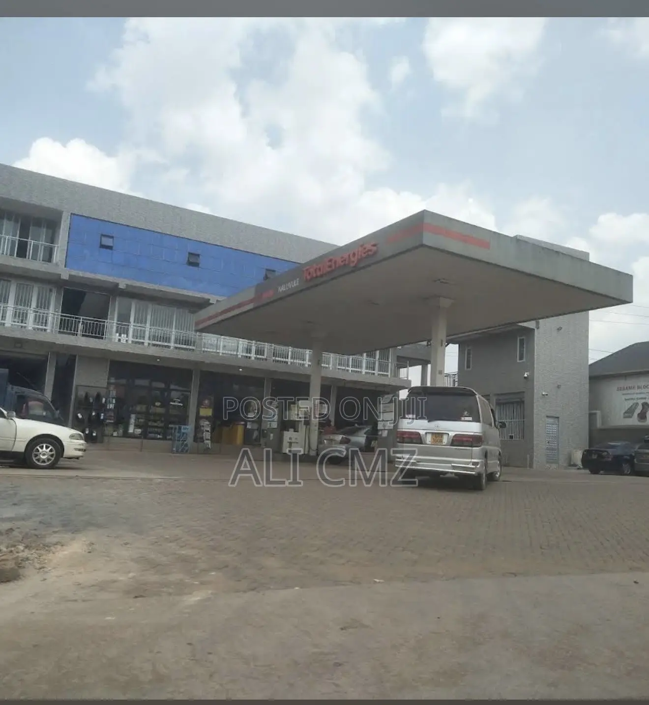Supermarket in Wakiso / Wakiso