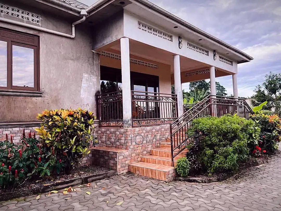5bdrm Bungalow in Nama for sale in Nama