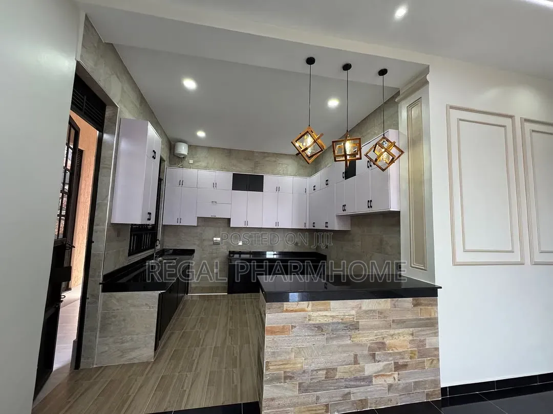 4bdrm Bungalow in Kiwatule, Central Division for rent in Central Division