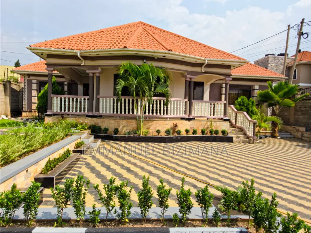 Furnished 5bdrm Bungalow in Kira Town, Central Division for sale in Central Division