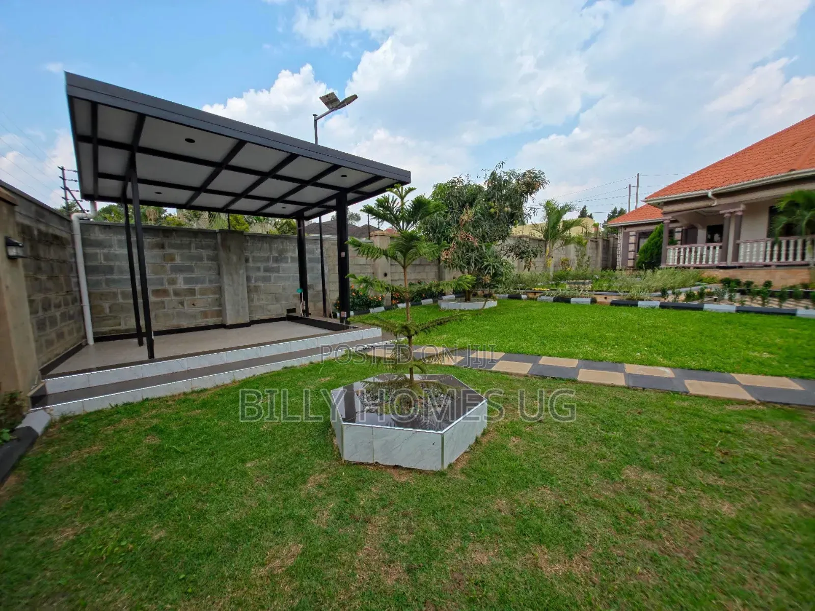 5bdrm Bungalow in Kira for sale in Kira