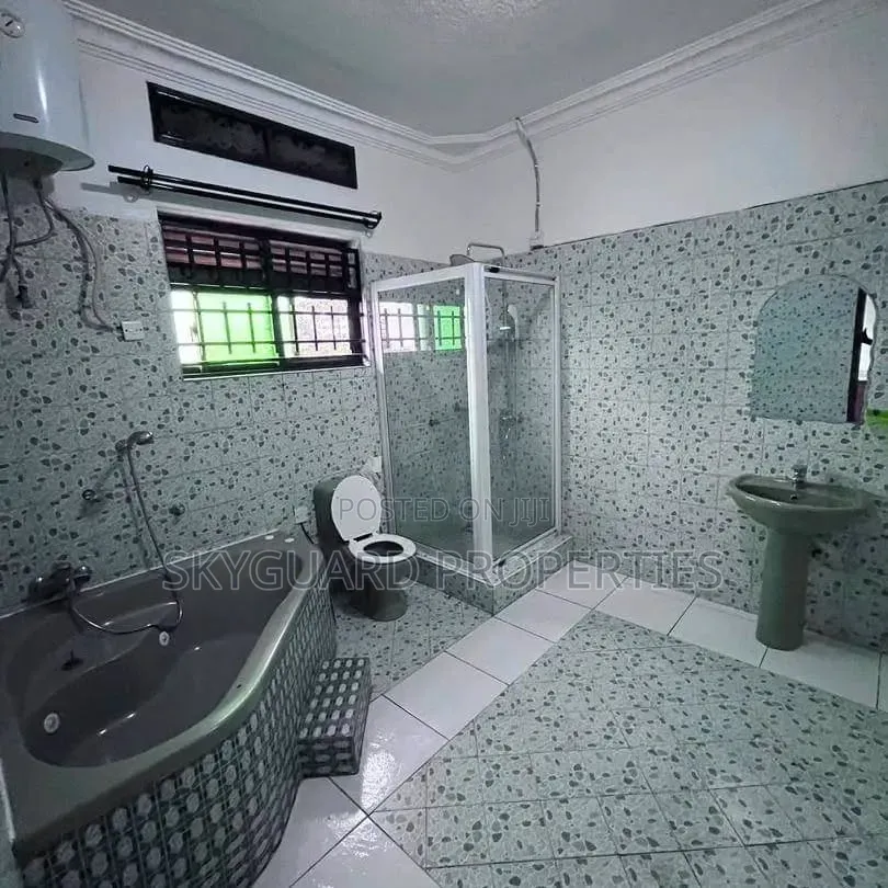 5bdrm House in Buziga, Central Division for rent in Central Division