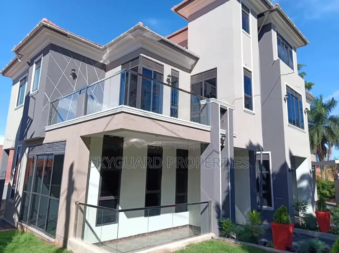 6bdrm Mansion in Kigo, Central Division for rent in Central Division