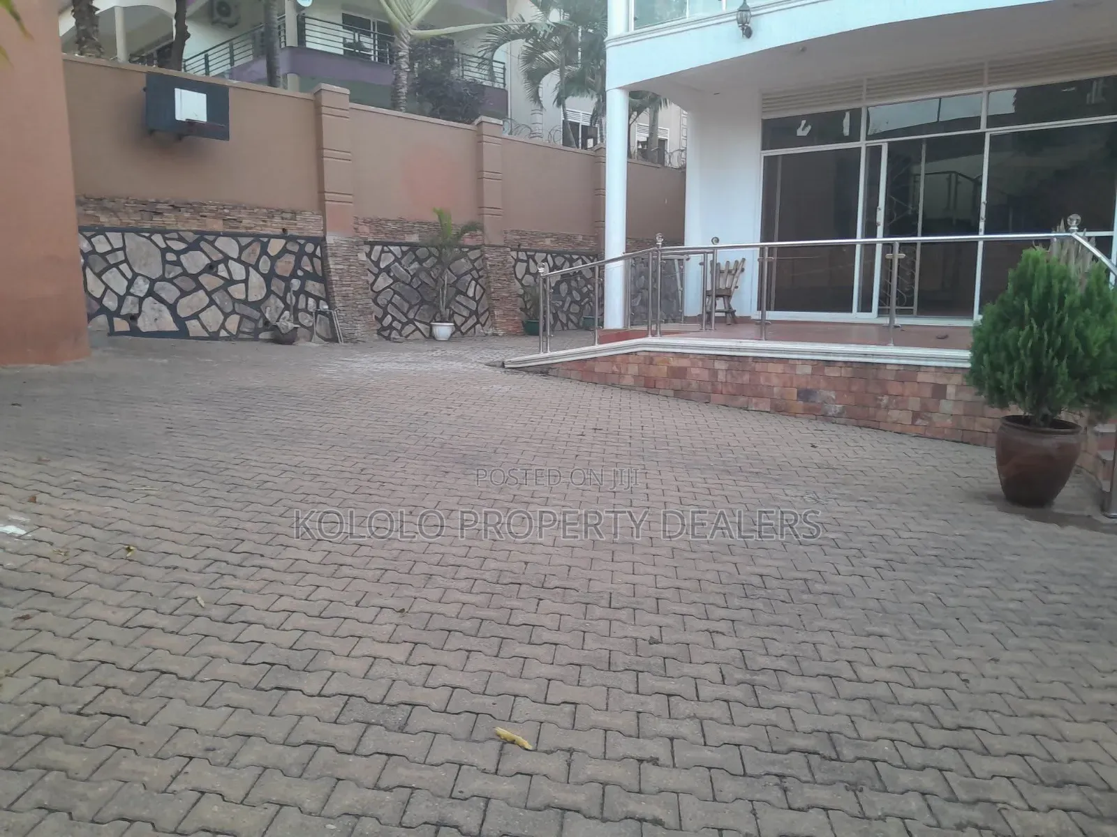 5bdrm Mansion in Buziga, Central Division for rent in Central Division