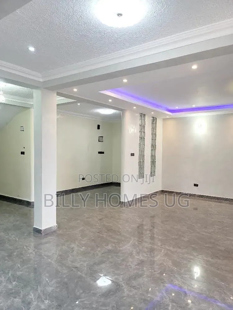 7bdrm Mansion in Ssabagabo-Makindye for sale in Ssabagabo-Makindye
