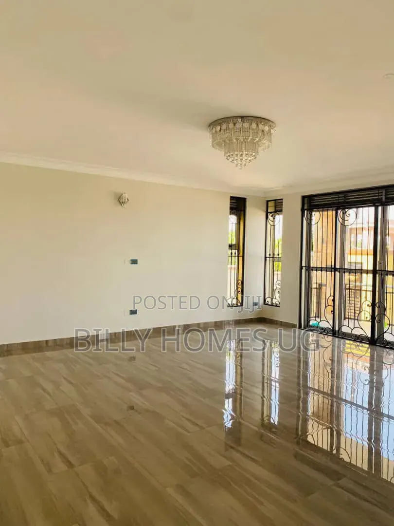 6bdrm Mansion in Ssabagabo-Makindye for sale in Ssabagabo-Makindye