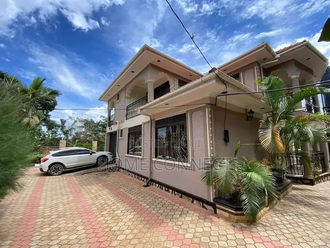 5bdrm Duplex in Mutungo Hill, Central Division for rent in Central Division