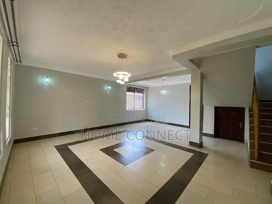 5bdrm Duplex in Mutungo Hill, Central Division for rent in Central Division