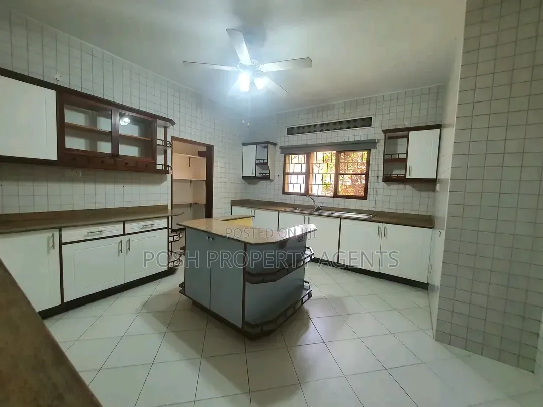4bdrm Bungalow in Naguru, Central Division for rent in Central Division