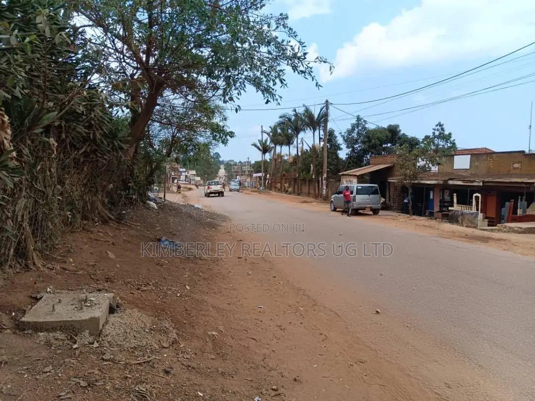 Commercial Prime Land – Quick Sale! in Seeta-Namuganga