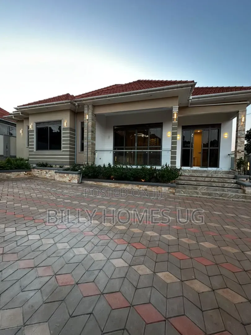 4bdrm Bungalow in Ssisa for sale in Ssisa
