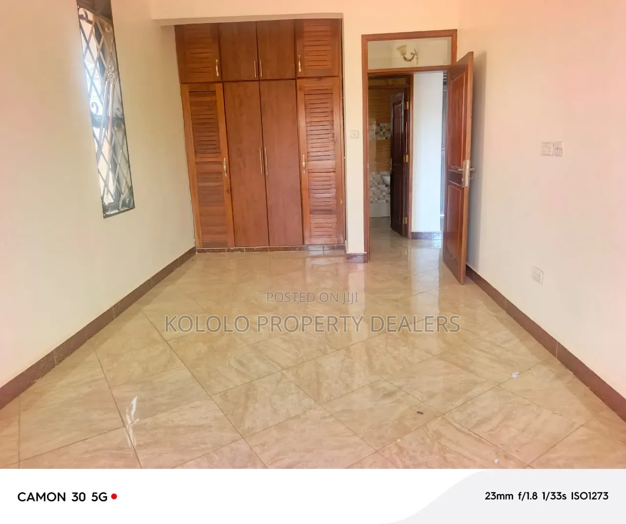 8bdrm Bungalow in Bweyogere Bukasa, Central Division for rent in Central Division