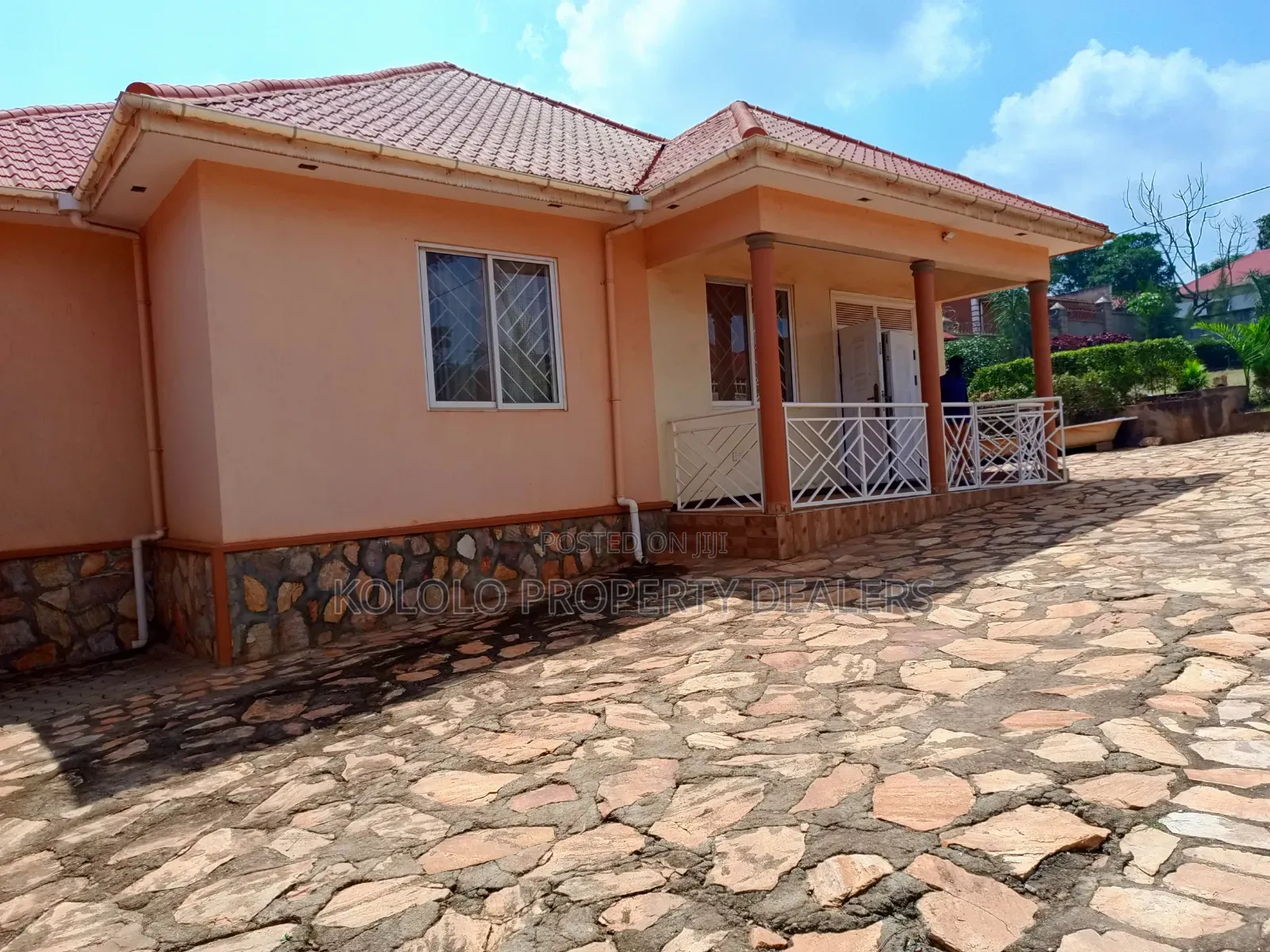 Furnished 3bdrm Bungalow in Natabulilirwa, Central Division for rent in Central Division