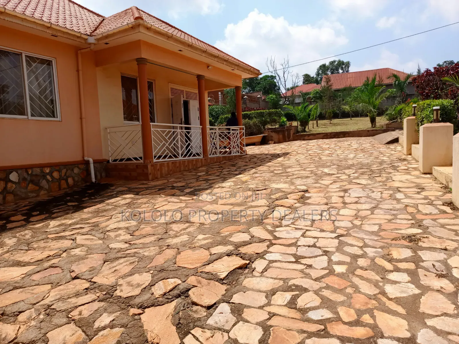 Furnished 3bdrm Bungalow in Natabulilirwa, Central Division for rent in Central Division