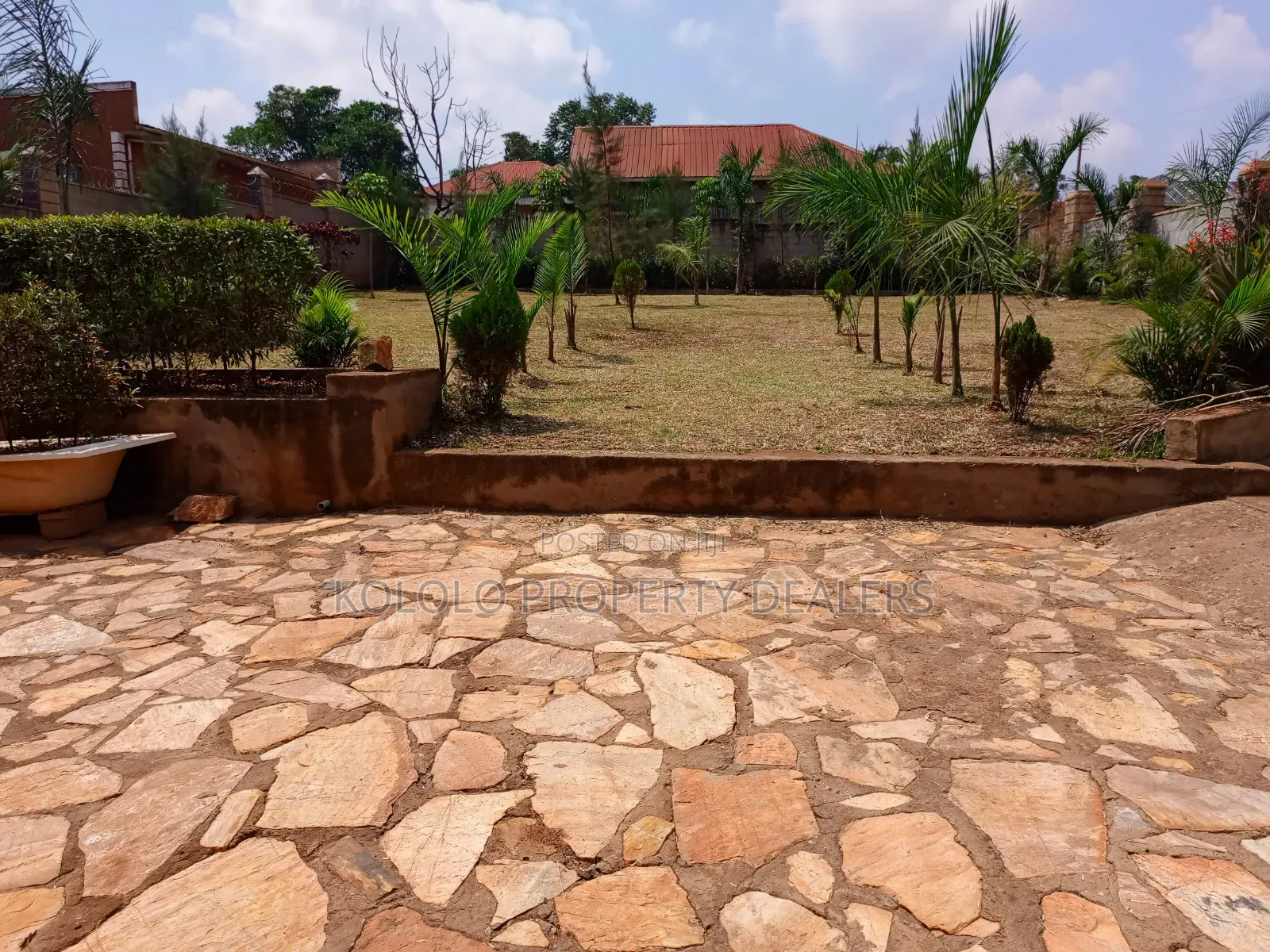 Furnished 3bdrm Bungalow in Natabulilirwa, Central Division for rent in Central Division