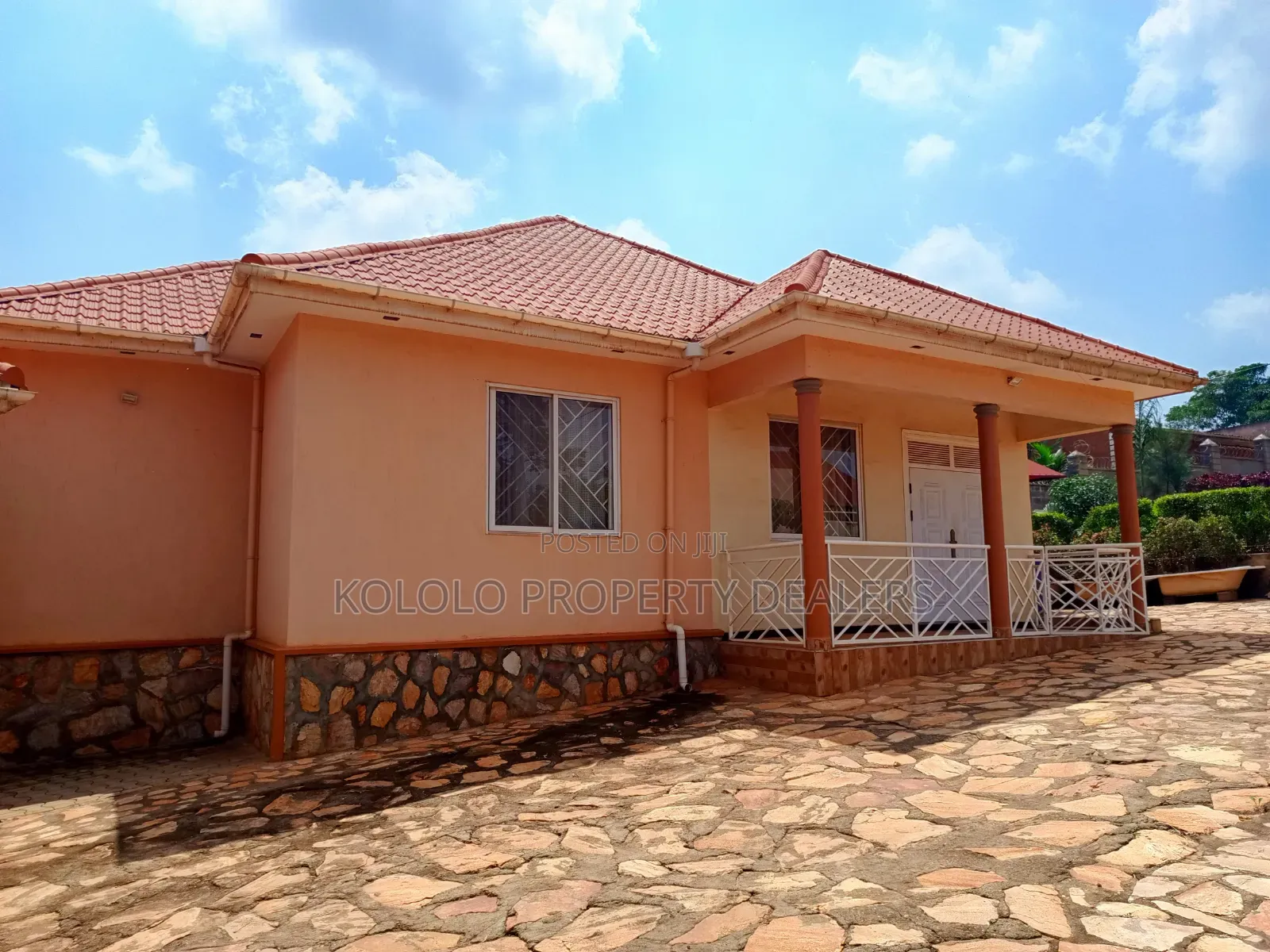 Furnished 3bdrm Bungalow in Natabulilirwa, Central Division for rent in Central Division