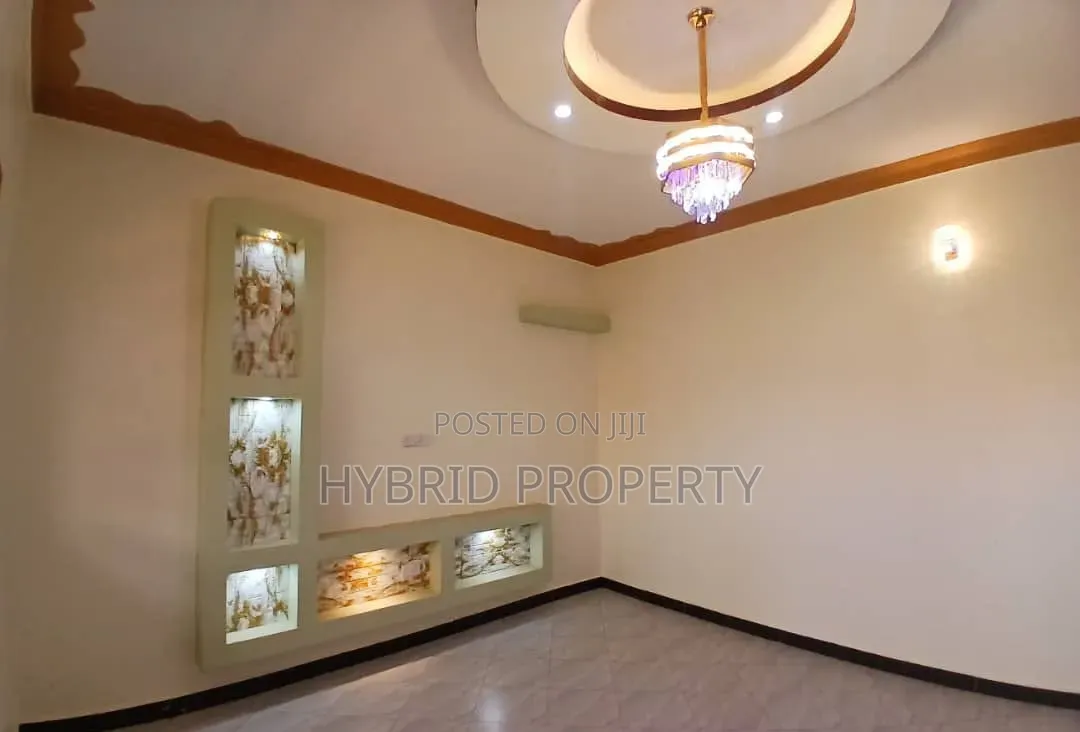 7bdrm Apartment in Wakiso Town Along for sale in Wakiso / Wakiso
